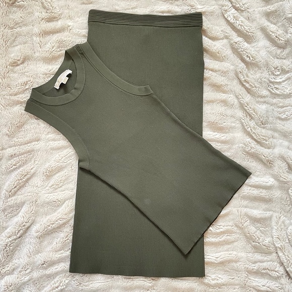MICHAEL Michael Kors Dresses & Skirts - Michael Kors Ribbed Stretch Pencil Skirt and tank